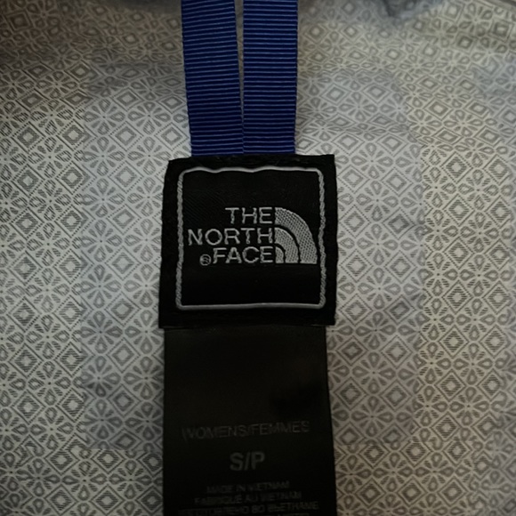 The North Face Hyvent 2.5L rain jacket. Excellent condition. Size S - Picture 9 of 10